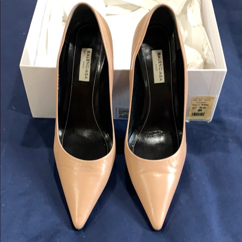 Balenciaga Beige Pumps with Crock Effect
